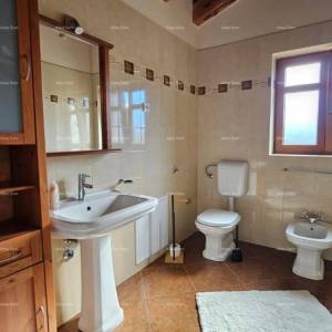 Moderna obiteljska kuća sa bazenom u Svetom Lovreču