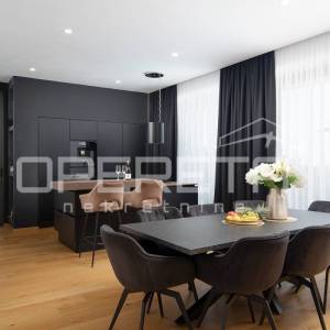 Moderna rezidencija 300 m2 s pogledom na more, ljetnom kuhinjom i vrhunskom opre