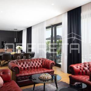 Moderna rezidencija 300 m2 s pogledom na more, ljetnom kuhinjom i vrhunskom opre