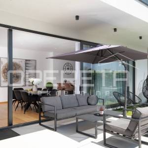 Moderna rezidencija 300 m2 s pogledom na more, ljetnom kuhinjom i vrhunskom opre