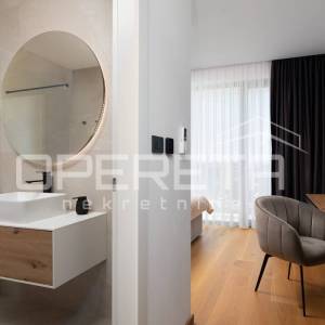 Moderna rezidencija 300 m2 s pogledom na more, ljetnom kuhinjom i vrhunskom opre