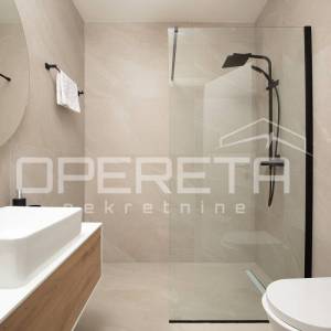 Moderna rezidencija 300 m2 s pogledom na more, ljetnom kuhinjom i vrhunskom opre