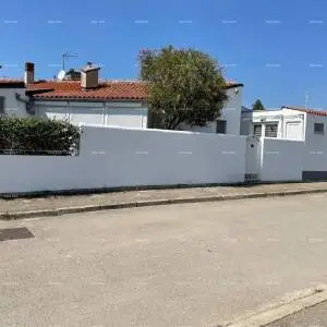 Na prodaju apartman u prizemlju – Barbariga, 80 m², 500 m od mora!