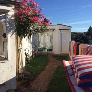 Na prodaju apartman u prizemlju – Barbariga, 80 m², 500 m od mora!