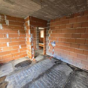 Na prodaju kuća u izgradnji – Muntić.