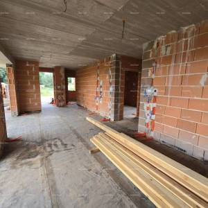 Na prodaju kuća u izgradnji – Muntić.