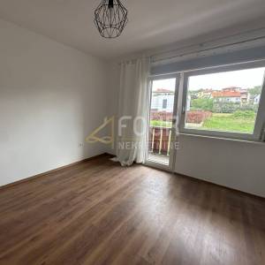 Najam, Hosti, poslovni prostor, 13m2