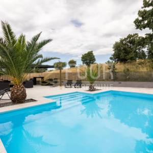 Najam, Marčelji, 84.13m2, 2s+db, balkon i terasa, zajednički bazen