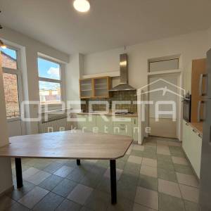 NAJAM, STAN, STROGI CENTAR, MAŽURANIĆEV TRG, 90M2