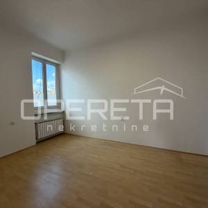 NAJAM, STAN, STROGI CENTAR, MAŽURANIĆEV TRG, 90M2