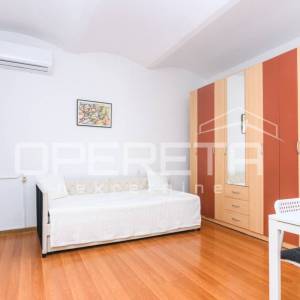 NAJAM STANA U STROGOM CENTRU GRADA!