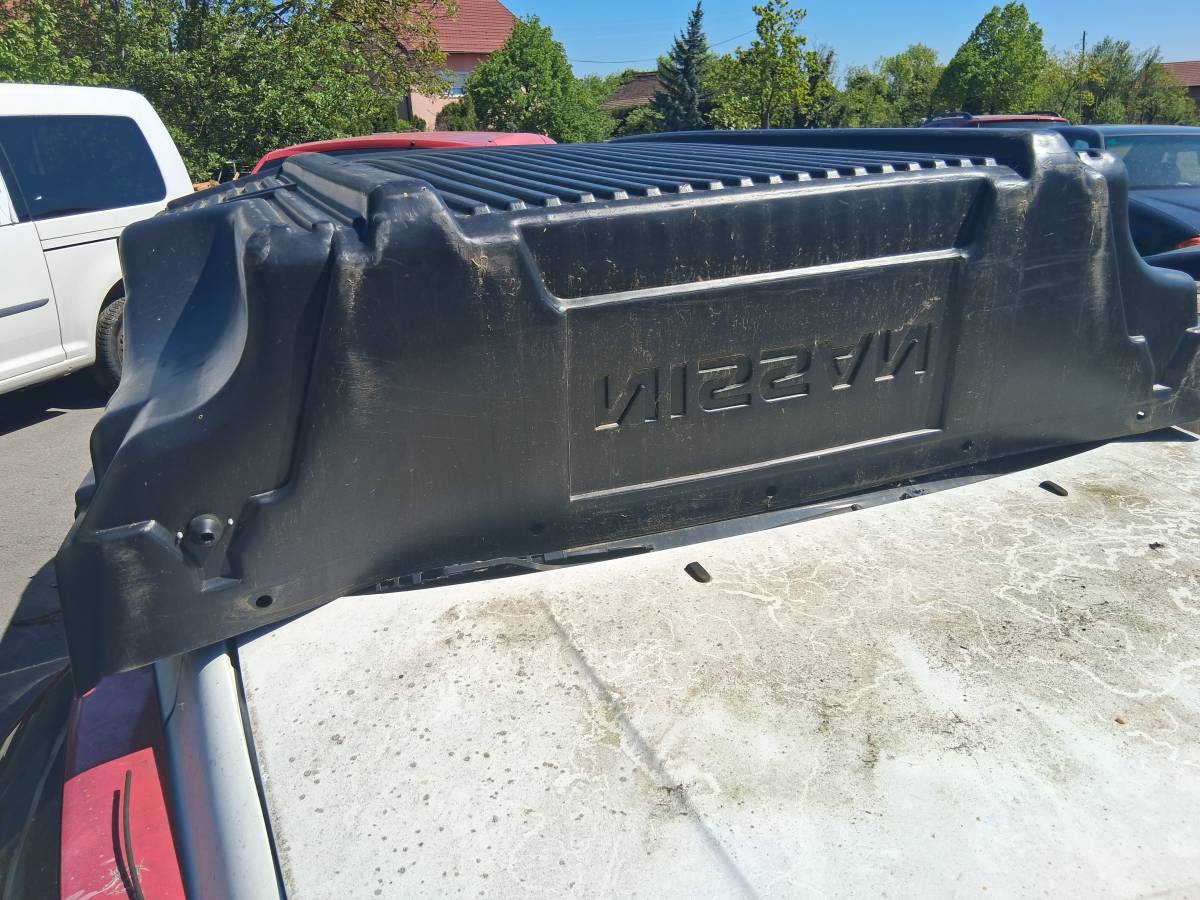 Nissan Navara,obloga kasona plastična