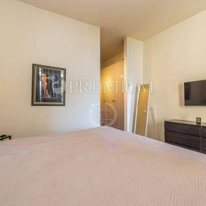 Njivice, prodaja namještene kuće s pogledom na more!