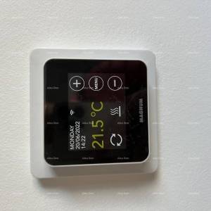 Nova  kuća sa bazenom, moderno uređena. 7 km do centra grada Poreča.