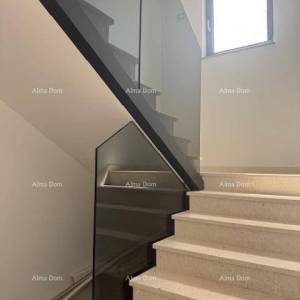 Nova zgrada od 2 stana sa bazenom i pogledom na more. Medulin!