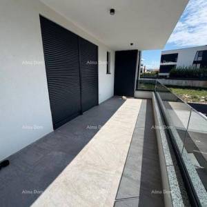 Nova zgrada od 2 stana sa bazenom i pogledom na more. Medulin!