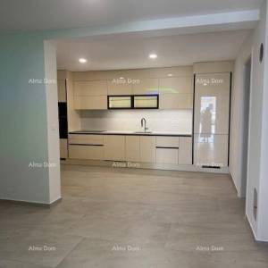 Nova zgrada od 2 stana sa bazenom i pogledom na more. Medulin!