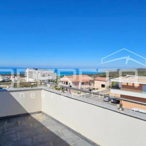 Novalja – 92 m², pogled na more, 3 terase, 2 parkinga