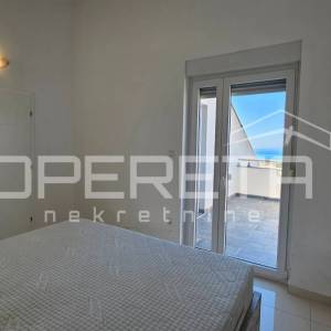 Novalja – 92 m², pogled na more, 3 terase, 2 parkinga