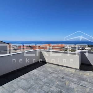 Novalja – 92 m², pogled na more, 3 terase, 2 parkinga