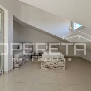 Novalja – 92 m², pogled na more, 3 terase, 2 parkinga