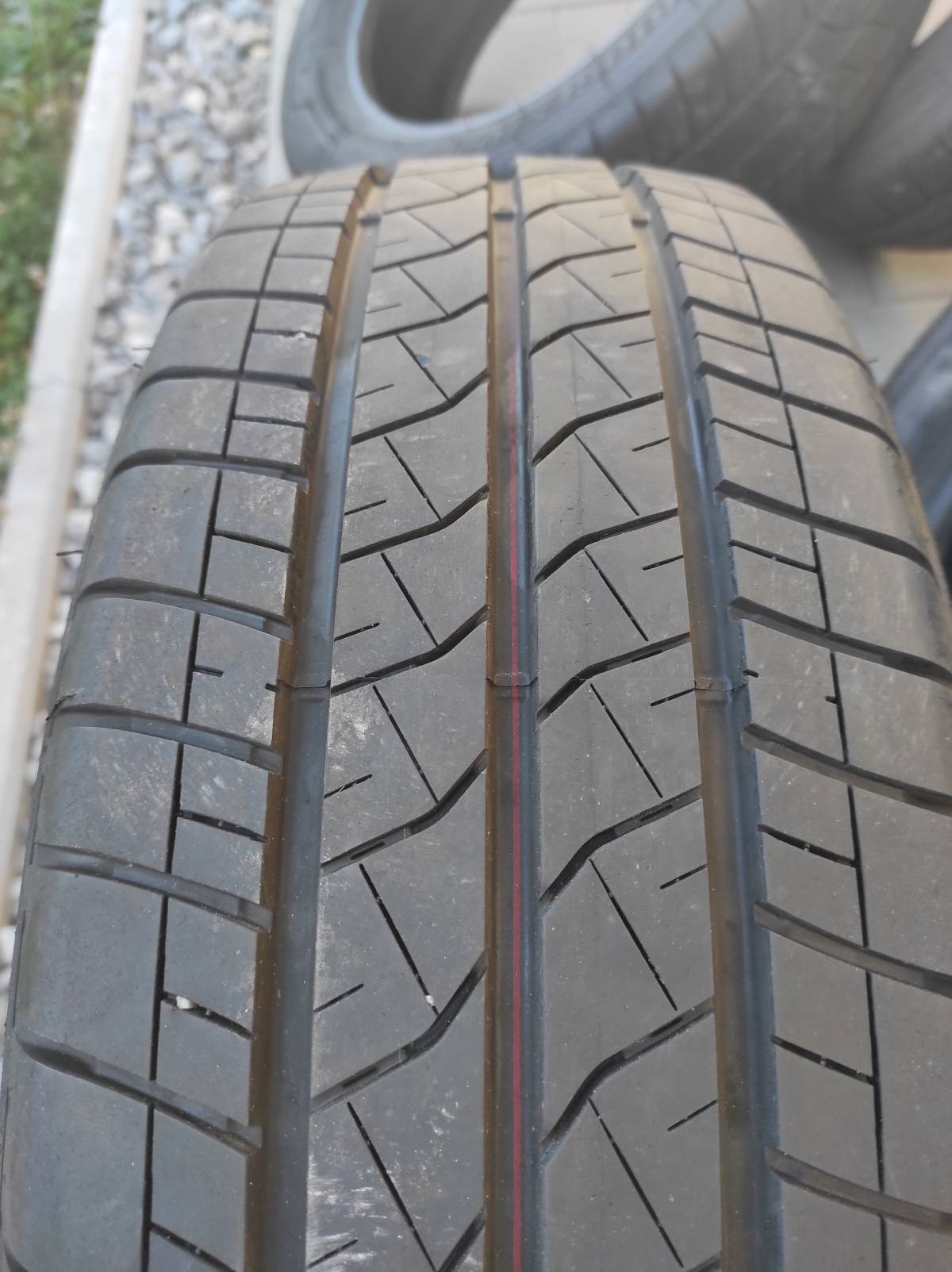 NOVE gume Bridgestone Duravis 215/60R17 C