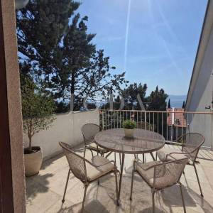 NOVI VINODOLSKI, kuća na izvrsnoj lokaciji 80m od mora