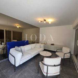 NOVI VINODOLSKI, kuća na izvrsnoj lokaciji 80m od mora