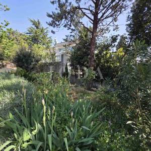 NOVI VINODOLSKI, kuća na izvrsnoj lokaciji 80m od mora