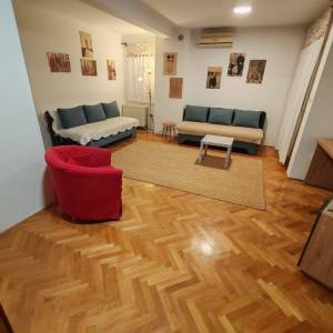 Novi Zagreb, Savski gaj, 4-sob. stan u kući, namješten i opremljen