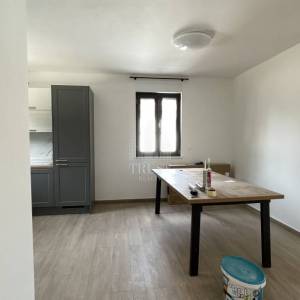 NOVO! Pomer, kuća s bazenom, 3SS