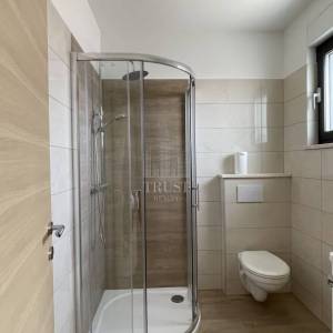 NOVO! Pomer, kuća s bazenom, 3SS