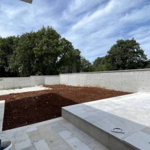 NOVO! Pomer, kuća s bazenom, 3SS