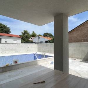 NOVO! Pomer, kuća s bazenom, 3SS