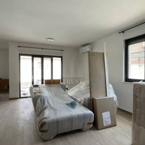 NOVO! Pomer, kuća s bazenom, 3SS