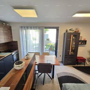 Novogradnja! Dvosoban stan s vrtom!