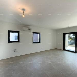 Novogradnja na odličnoj lokaciji.