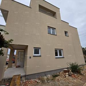 Novogradnja! Pula. Valdebek. stan sa velikom terasom od cca 50 m2.