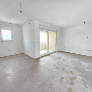 Novogradnja! Pula. Valdebek. stan sa velikom terasom od cca 50 m2.