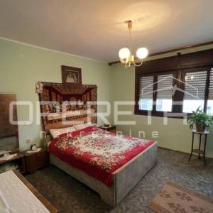 OBITELJSKA KUĆA S DVORIŠTEM U MADARAŠEVCU