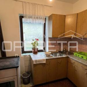 OBITELJSKA KUĆA S DVORIŠTEM U MADARAŠEVCU