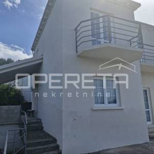 Obiteljska kuća s pogledom na Blatsko polje, Blato, otok Korčula