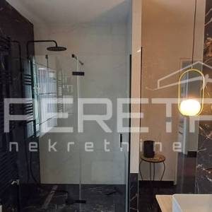 Elegantna kuća okružena zelenilom – potpuno namještena i useljiva
