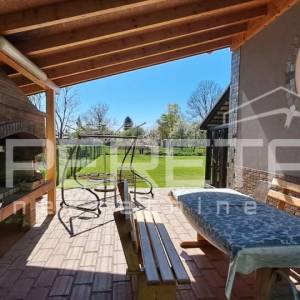 OBITELJSKA KUĆA, TUROPOLJE