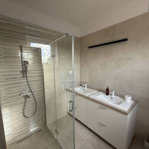 Okolica Pule: Moderna vila prizemnica s bazenom