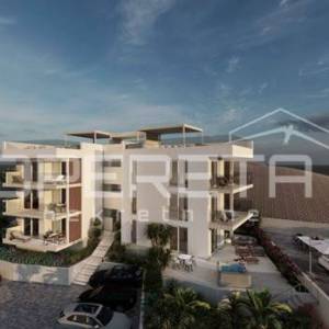 Okrug Gornji dvoetažni penthouse s krovnom terasom i pogledom na more