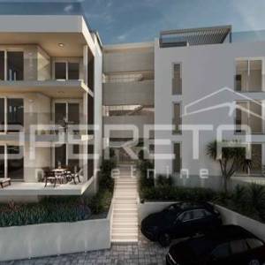 Okrug Gornji dvoetažni penthouse s krovnom terasom i pogledom na more