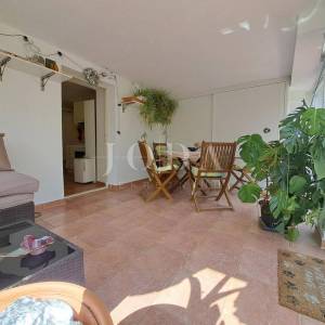 Omišalj - renovirana kuća s dvorištem u starom gradu 