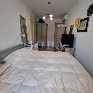 Omišalj - renovirana kuća s dvorištem u starom gradu 