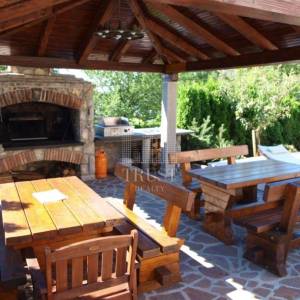 OPATIJA, OPRIČ – Luksuzna villa / objekt 505 m2 s bazenom i pogledom (prodaja)